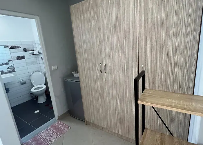 Eljon's Apartment-cozy In דירה סרנדה